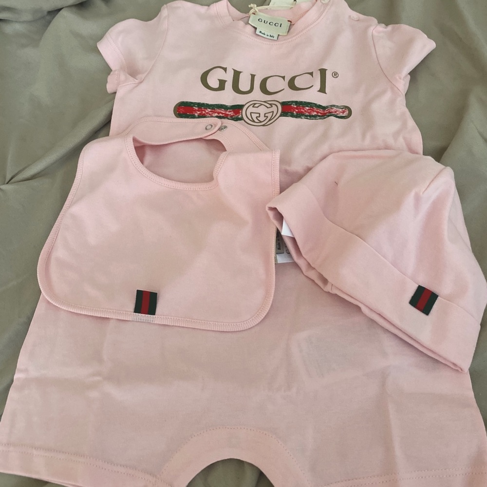 COPY - Baby GUCCI set size 12/18 months worn once.